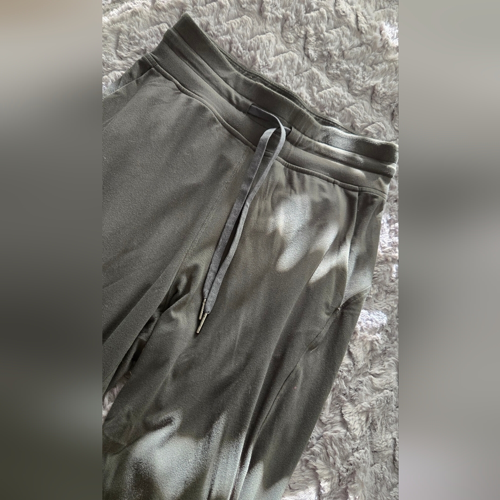 Lululemon womens sweat pants